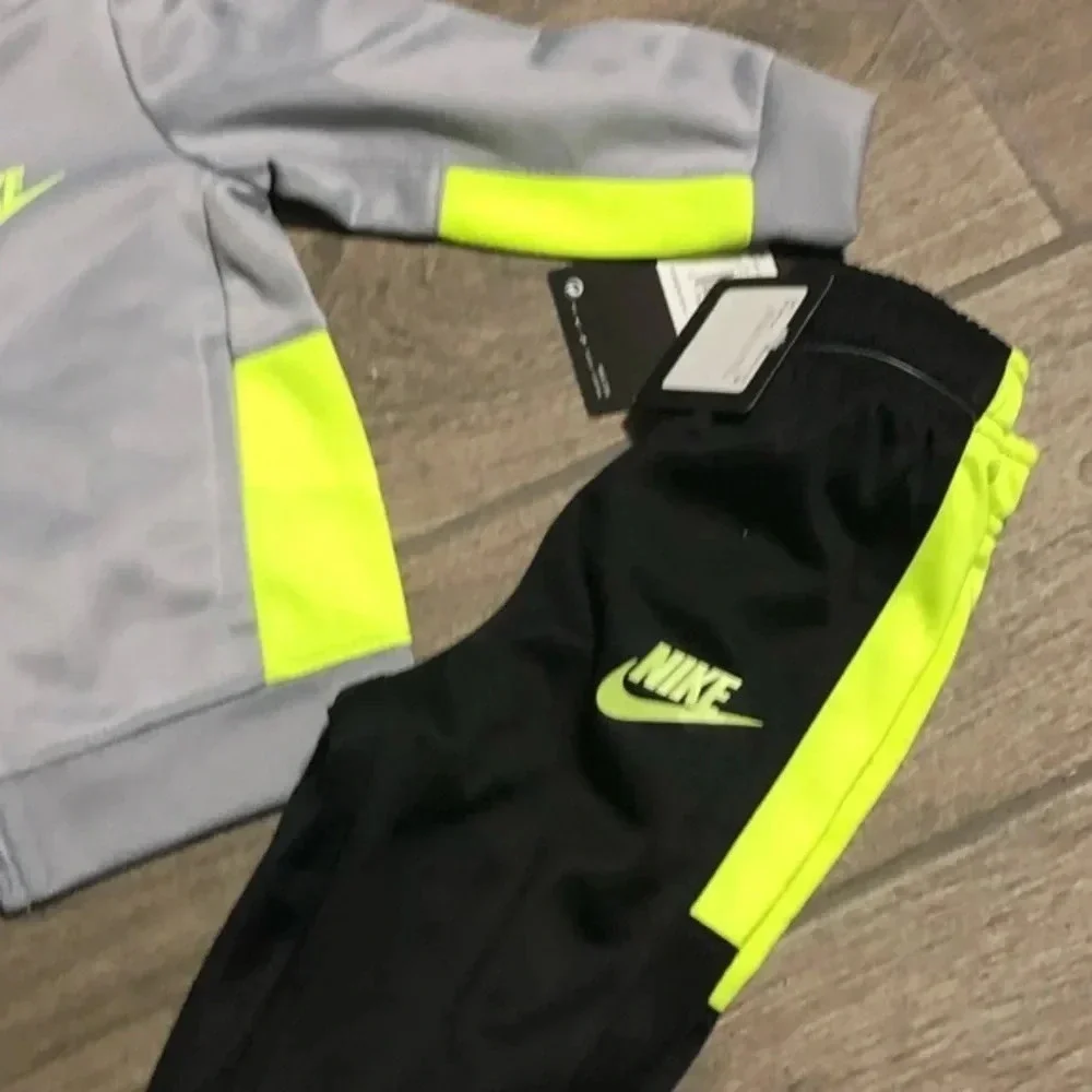 NWT Nike toddler jogger set with jacket yellow/black streetwear sportswear